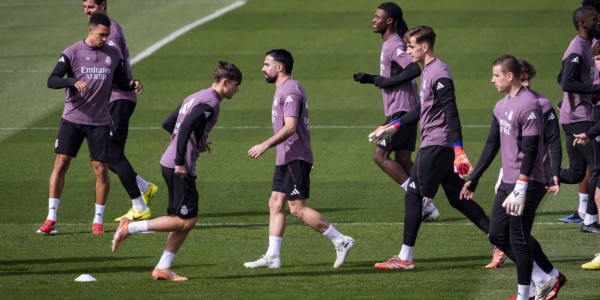 皇马主场战埃尔切！欧冠淘汰曼城后再战西甲，距巴萨仅差4分誓夺榜首