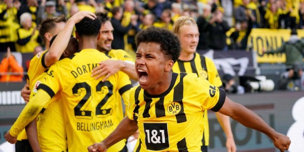 皇马6000万欧追德甲射手，巴萨盯英超铁闸锁定拉师傅续约指日可待