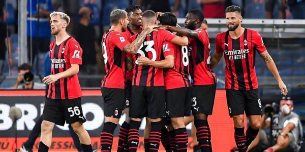 意甲焦点战：那不勒斯VS AC米兰，近期状态大比拼