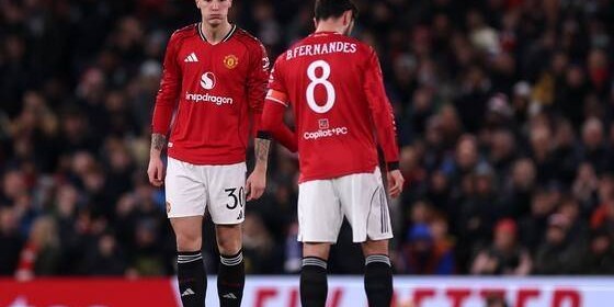 曼联锋线的“错位”难题：谢什科还是奥斯梅恩？