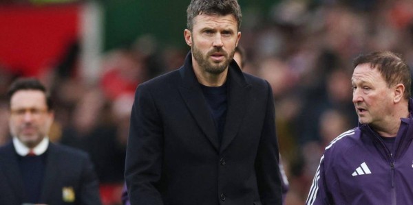 卡帅8战6胜仍无法转正！曼联锁定世界最佳教练，拉爵欲挖恩里克！