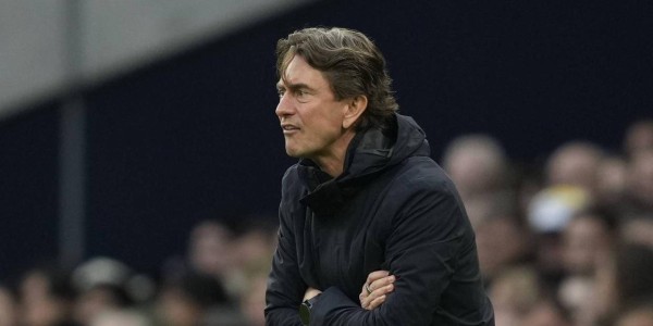 从欧联杯冠军到英超保级队，弗兰克“害惨了”托特纳姆人 | 足坛狠人